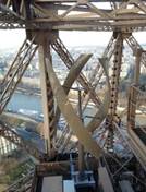 Descripción: Descripción: Descripción: Descripción: La Torre Eiffel cuenta con un nuevo atractivo: dos miniturbinas eólicas