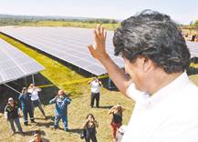 Descripcin: Descripcin: Evo Morales inaugura la primera central de energa solar fotovoltaica de Bolivia